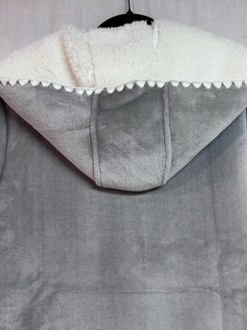Cozy Hooded Plush Robe with Sherpa Lining - Gray Size Small NWT - Picture 6 of 6